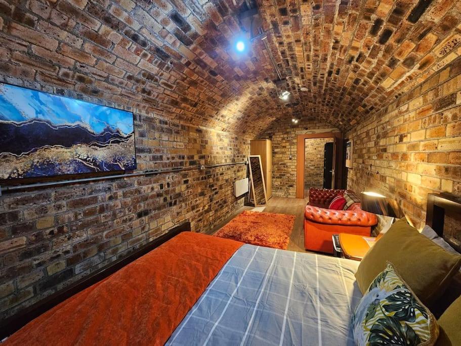 Вилла The Armoury: Stylish Ww1 Bunker Норт-Квинсферри Экстерьер фото